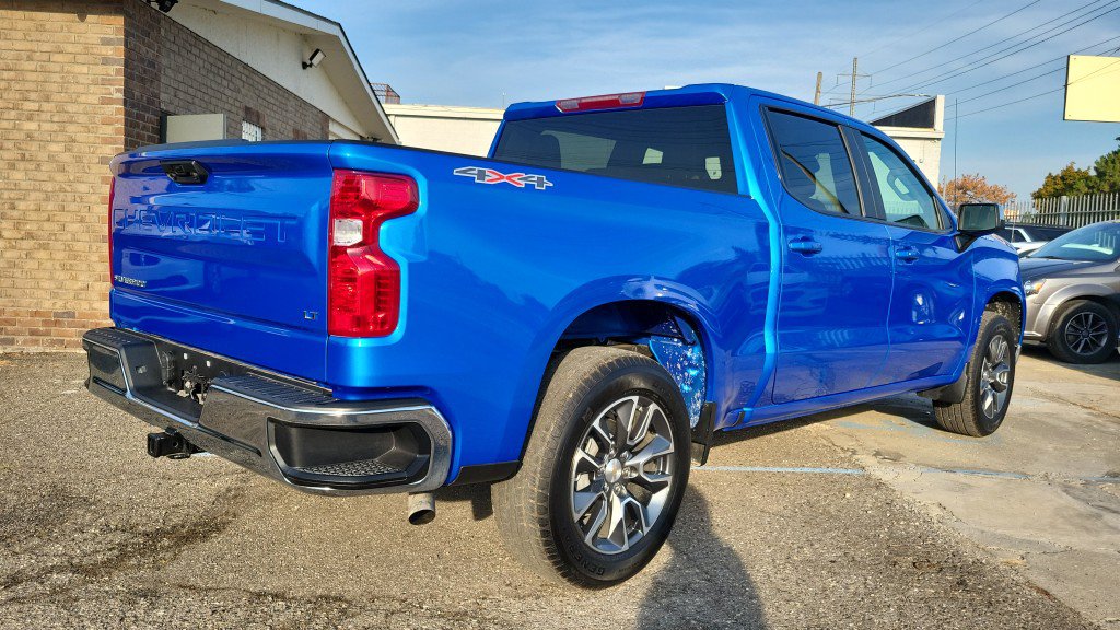 Used 2025 Chevrolet Silverado 1500 LT AWD/4WD image 12