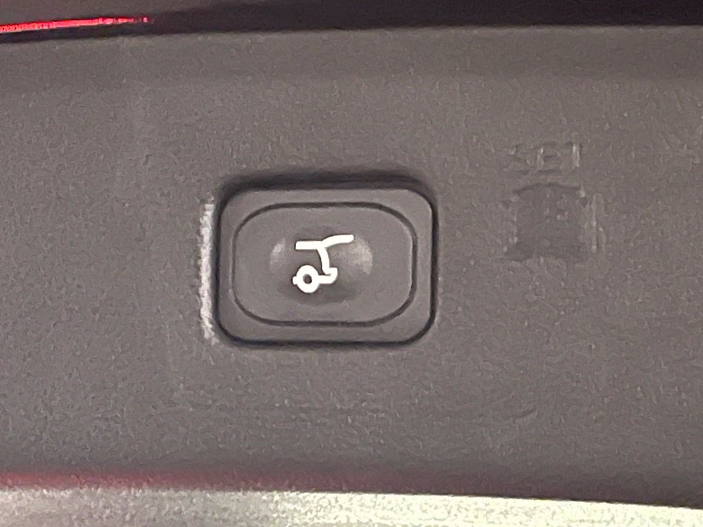 Used 2024 Ford Edge ST w/ Equipment Group 401A AWD/4WD image 38