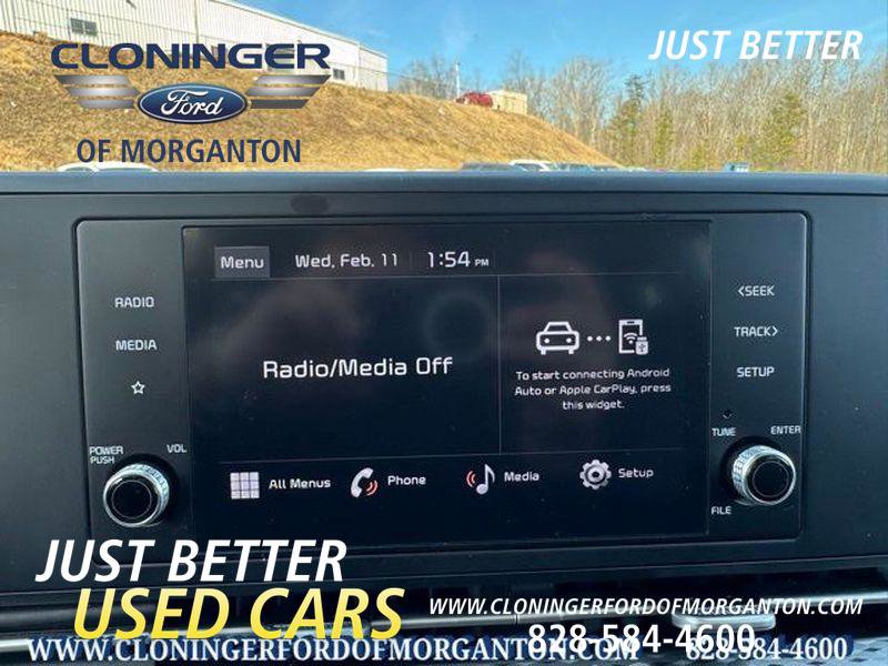 Used 2023 Kia Carnival LX image 29