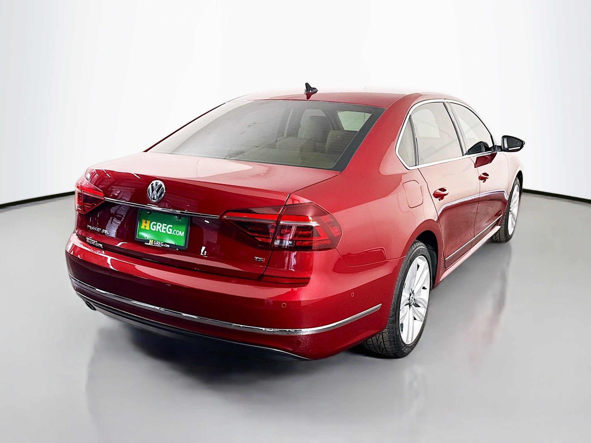 Used 2017 Volkswagen Passat 1.8T SEL Premium FWD image 10