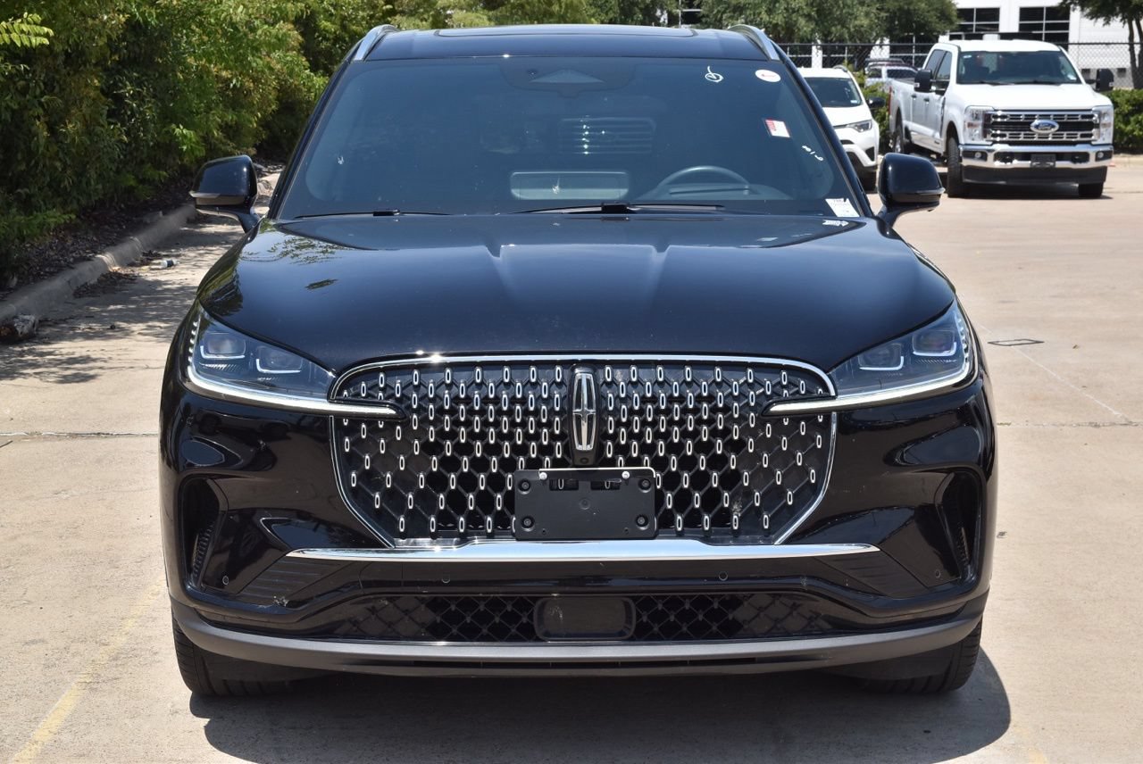 Certified 2026 Lincoln Aviator Reserve AWD/4WD image 3