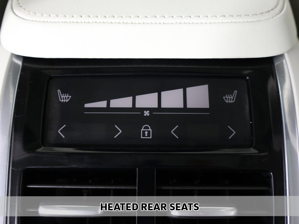 Used 2024 Volvo XC90 B5 Plus AWD/4WD image 9