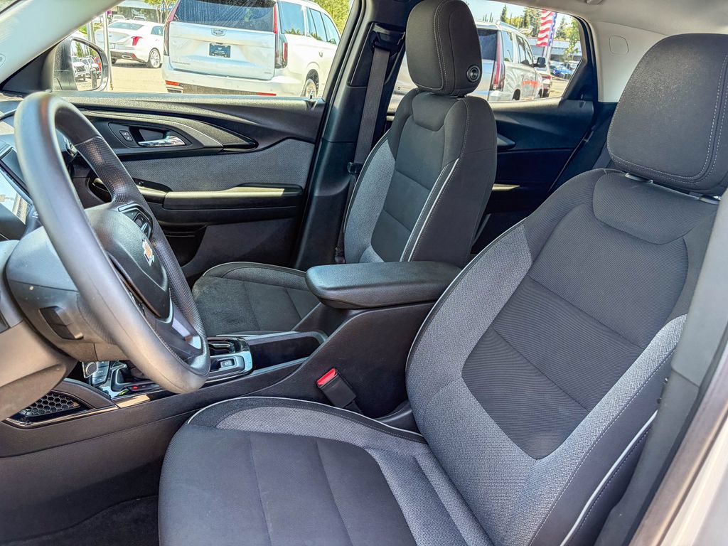 Used 2023 Chevrolet TrailBlazer LS FWD image 35