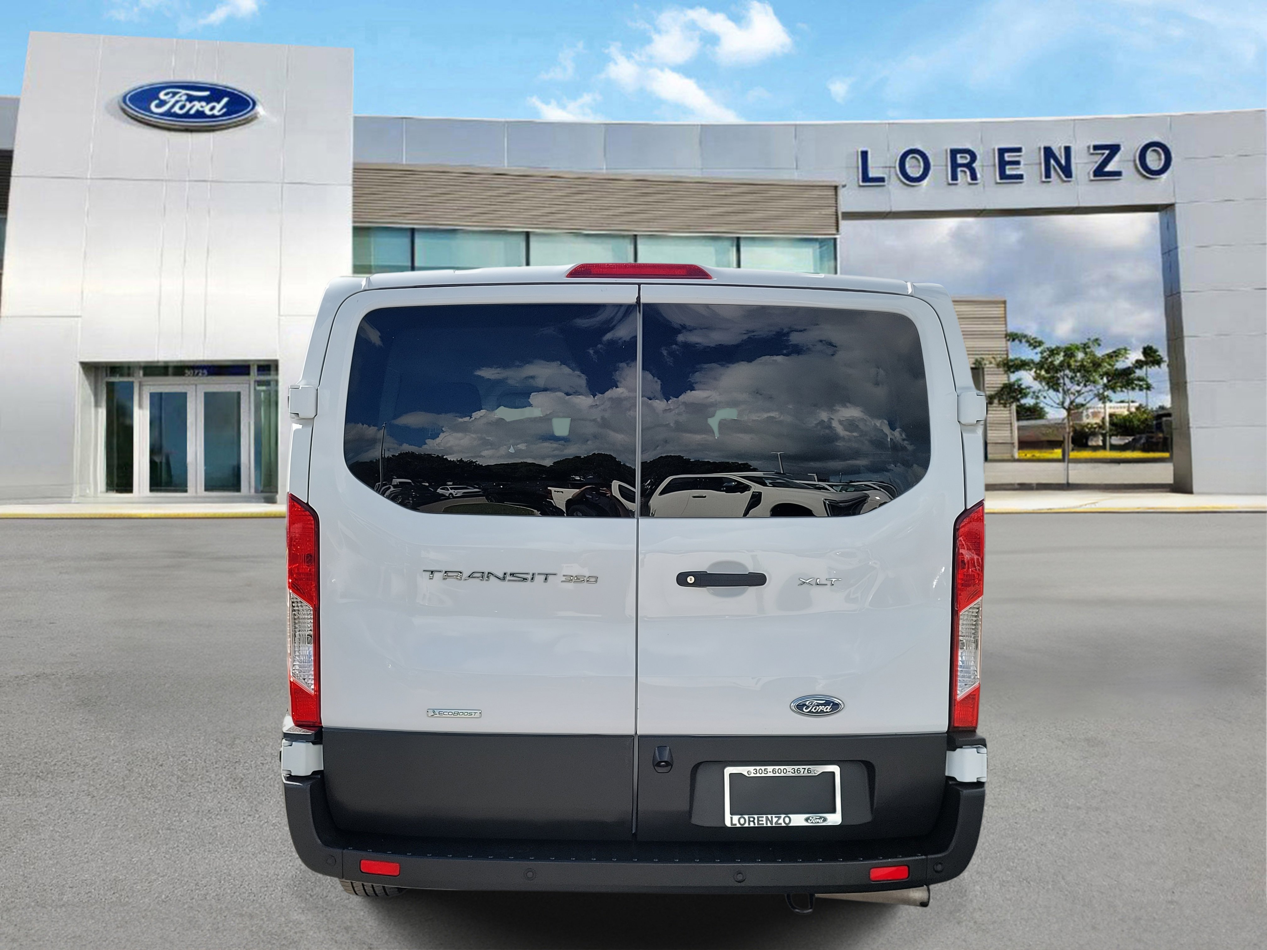 Used 2023 Ford Transit 350 XLT image 6