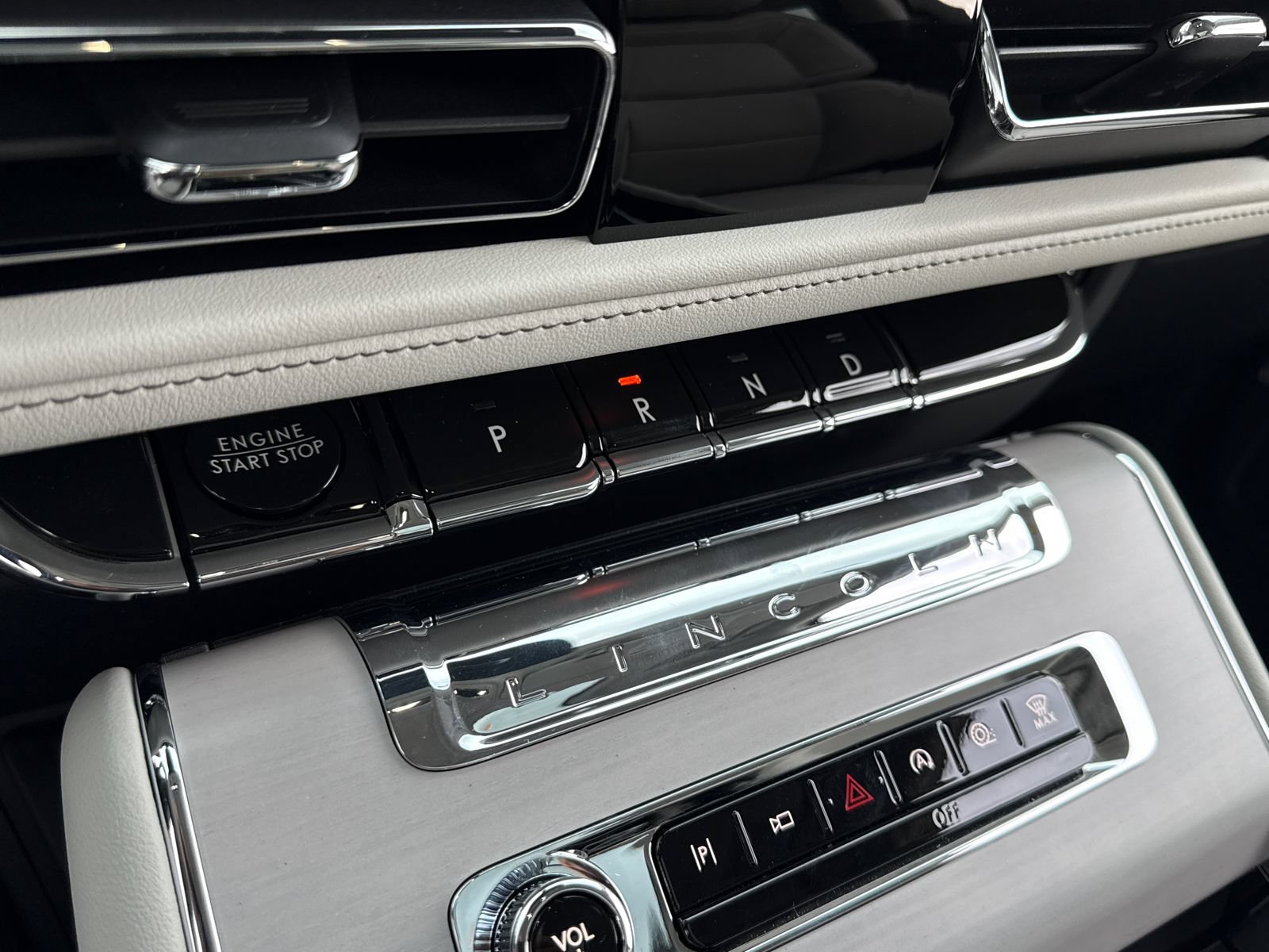 New 2025 Lincoln Aviator Reserve w/ Equipment Group 201A AWD/4WD image 23