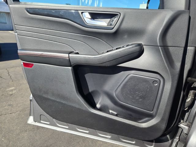Used 2025 Ford Escape ST-Line AWD/4WD image 12