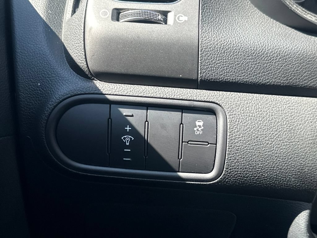 Used 2017 Kia Forte LX FWD image 17