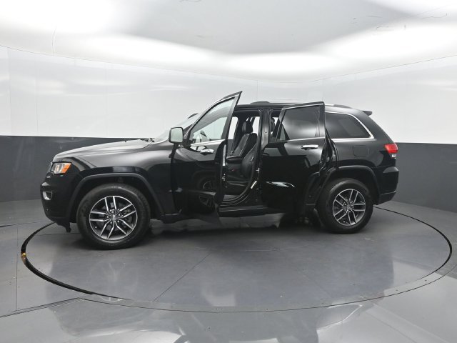 Used 2018 Jeep Grand Cherokee Limited RWD image 30