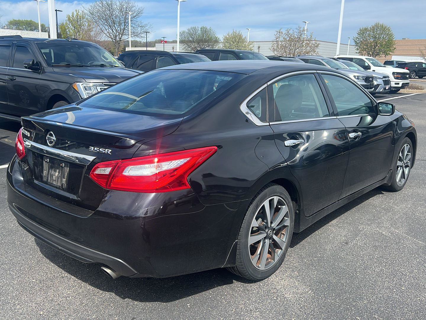 Used 2016 Nissan Altima 3.5 SR FWD image 5