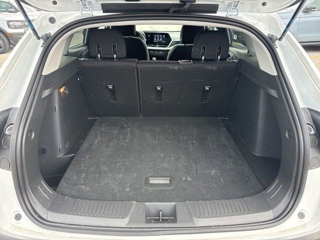Used 2026 Chevrolet Trax LS FWD image 15