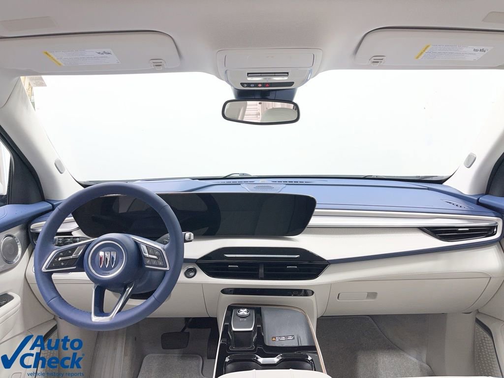 Used 2025 Buick Enclave Avenir image 18