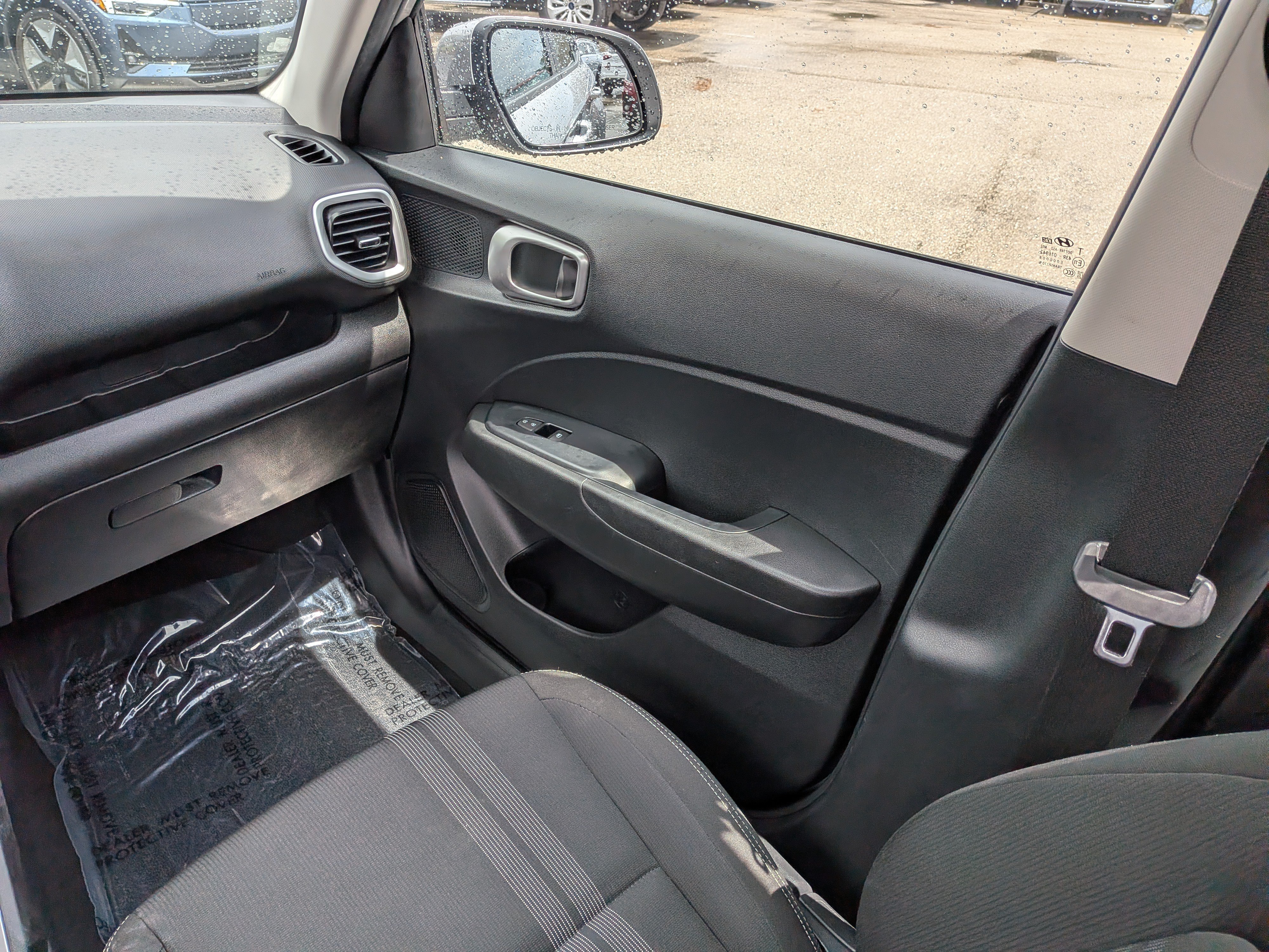 Used 2023 Hyundai Venue SEL FWD image 17