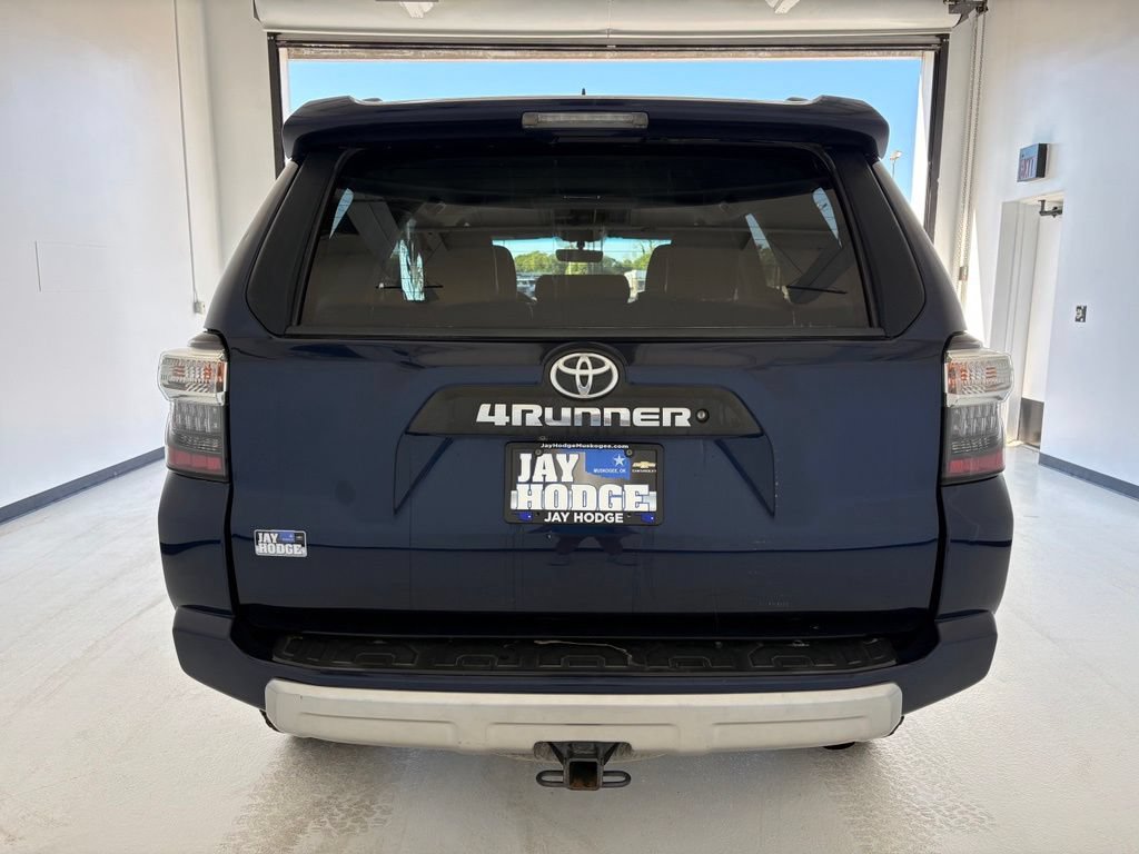 Used 2018 Toyota 4Runner TRD Off-Road AWD/4WD image 19
