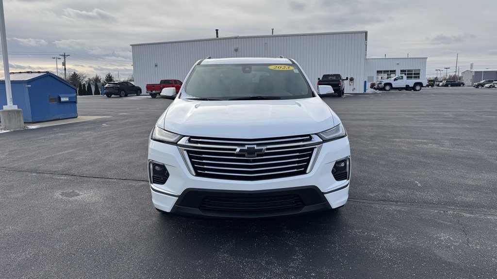 Used 2023 Chevrolet Traverse Premier image 2