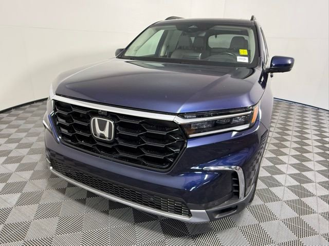 Used 2023 Honda Pilot Elite image 2