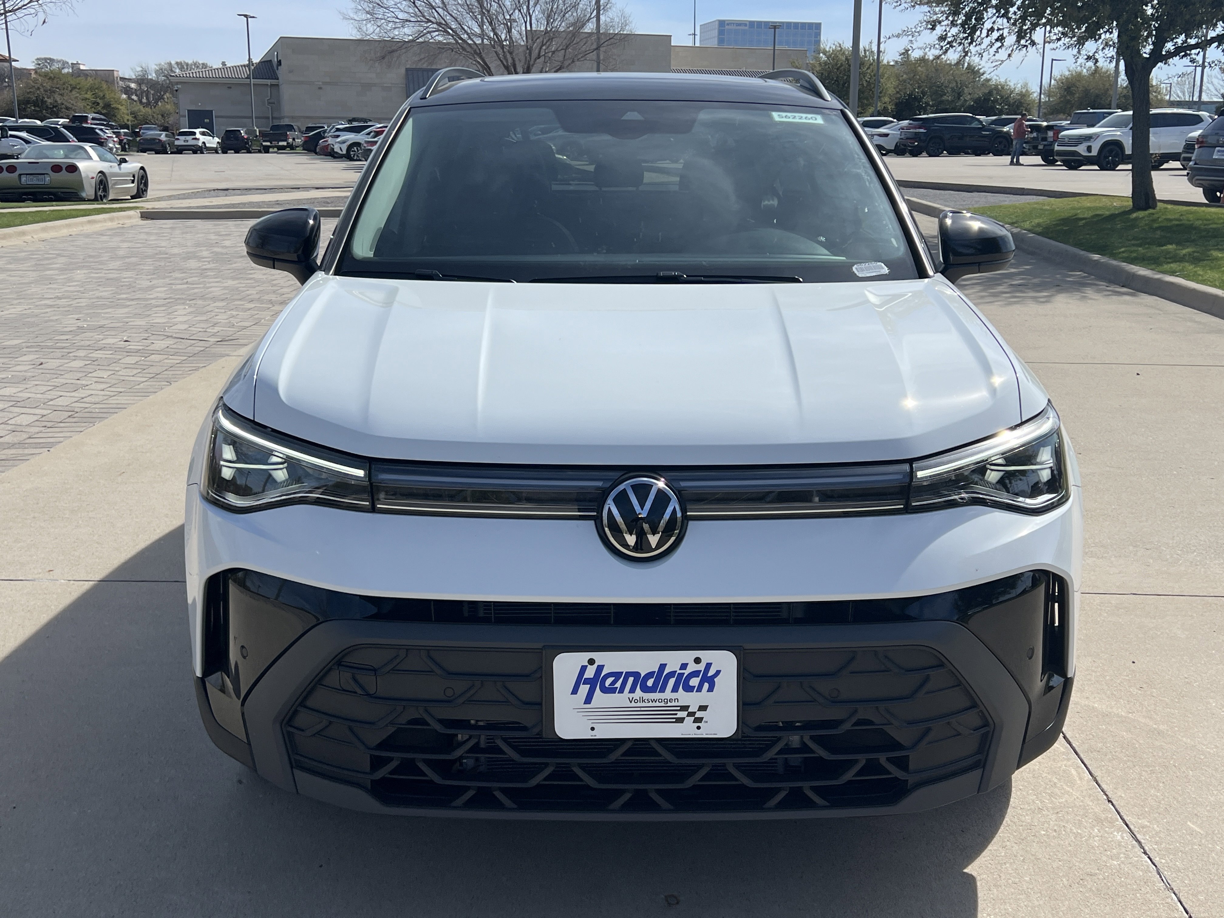 Certified 2025 Volkswagen Taos SE image 3