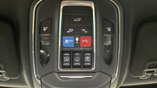 Certified 2024 Jeep Grand Cherokee Limited w/ Luxury Tech Group II AWD/4WD image 34