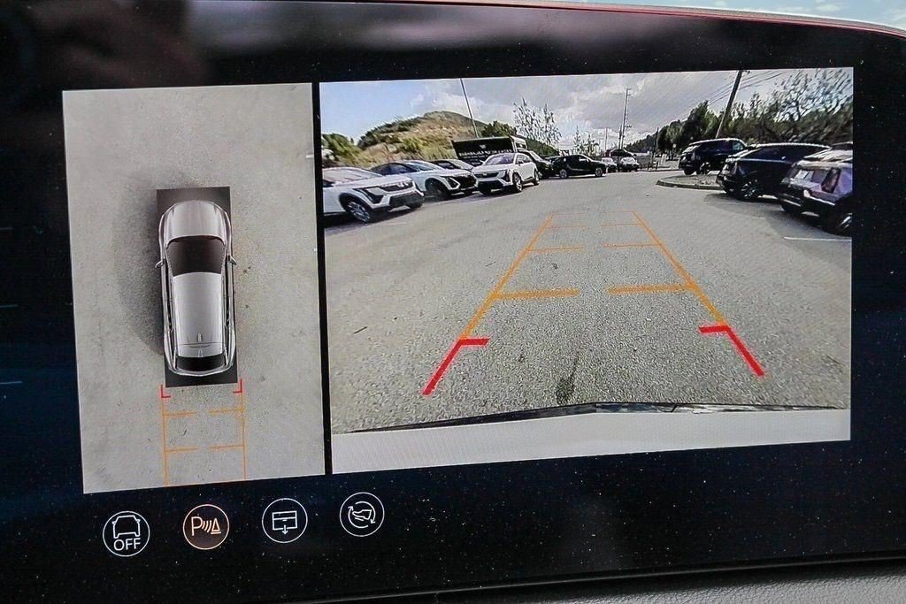 Certified 2025 Cadillac Optiq Sport 1 AWD/4WD image 9