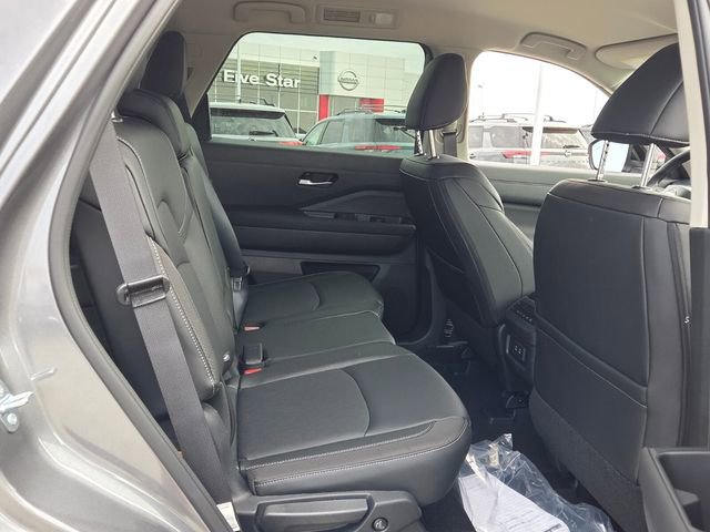 New 2026 Nissan Pathfinder SL image 16