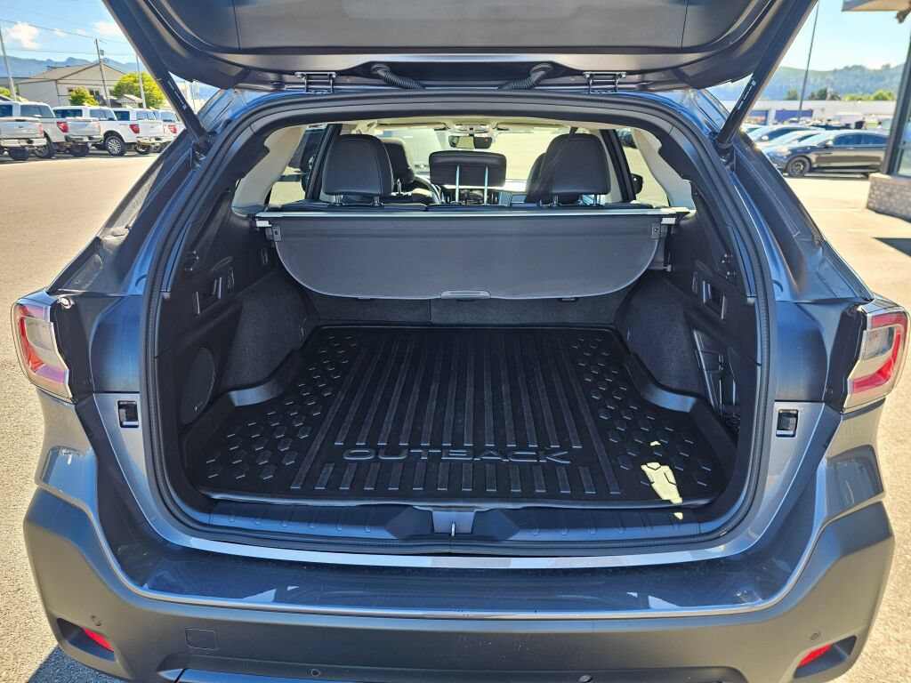 Used 2024 Subaru Outback Onyx Edition XT AWD/4WD image 10