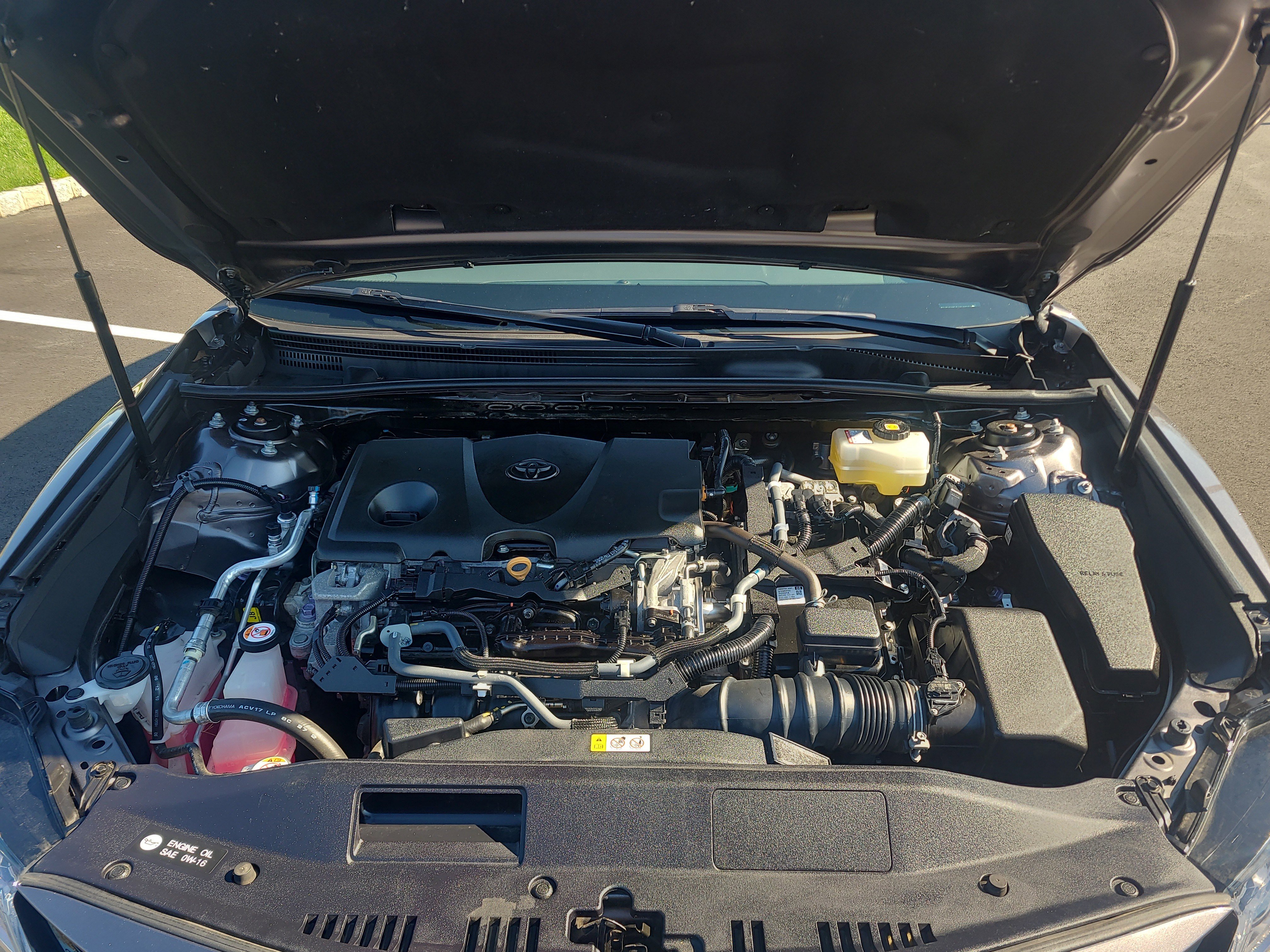 Used 2020 Toyota Camry XLE image 32