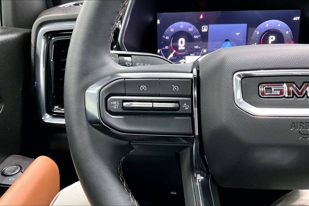 Used 2025 GMC Canyon AT4 w/ Technology Plus Package image 24