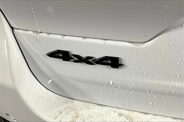 New 2025 Jeep Grand Cherokee Altitude image 9