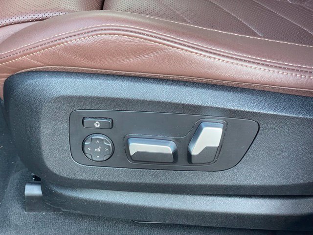 Used 2024 BMW X5 xDrive40i w/ M Sport Package AWD/4WD image 14