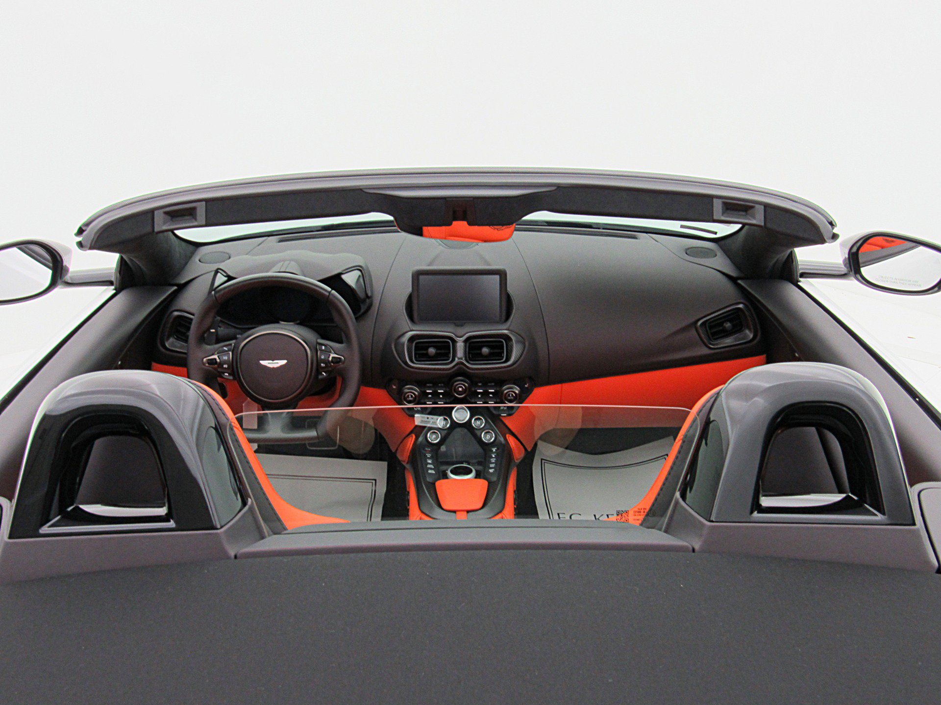 Used 2023 Aston Martin V8 Vantage Roadster RWD image 10