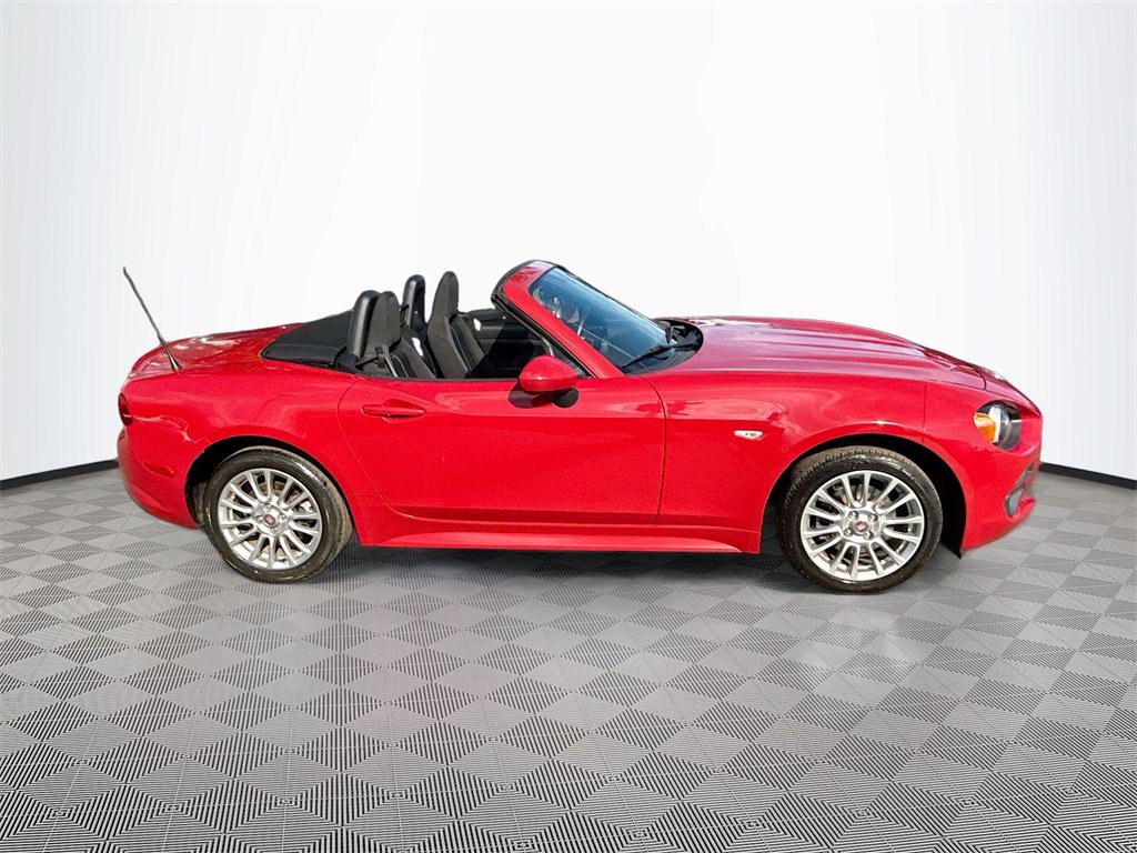 Used 2017 FIAT 124 Spider Classica image 5