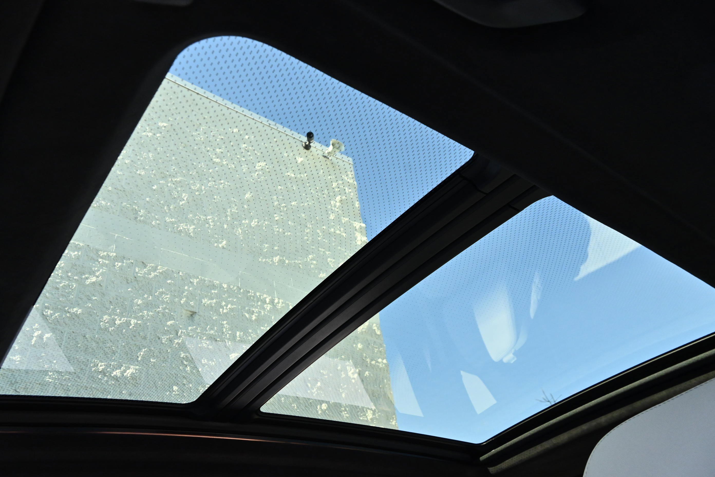 Used 2024 BMW X7 M60i w/ Executive Package image 31