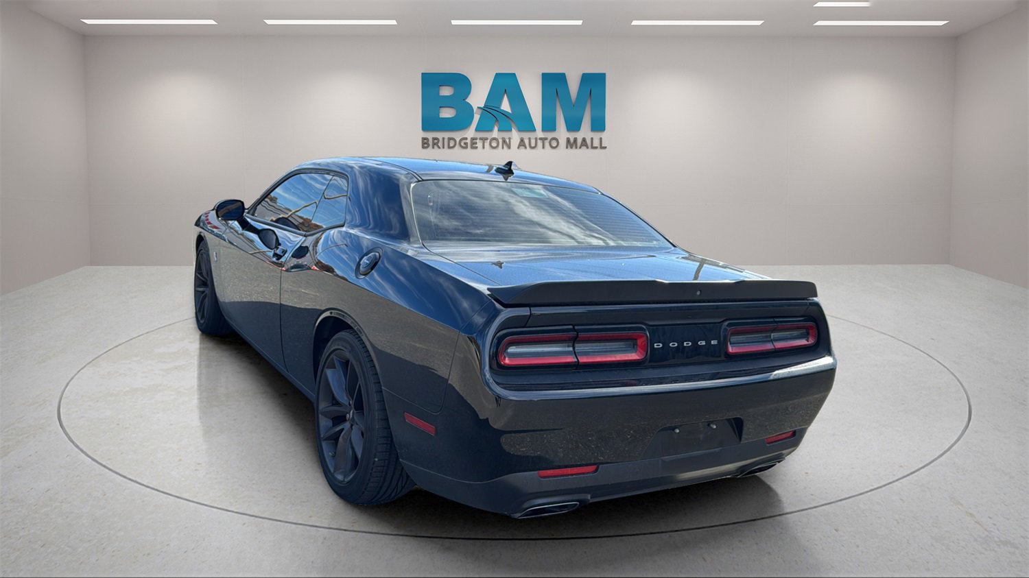 Used 2019 Dodge Challenger R/T Scat Pack w/ Shaker Package image 5