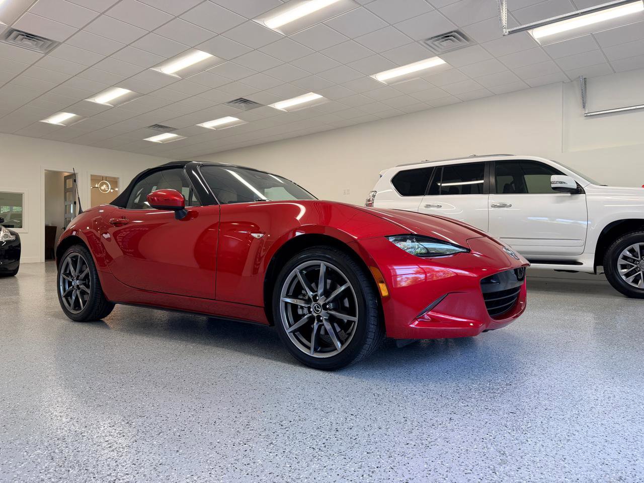 Used 2017 MAZDA MX-5 Miata Grand Touring RWD image 10
