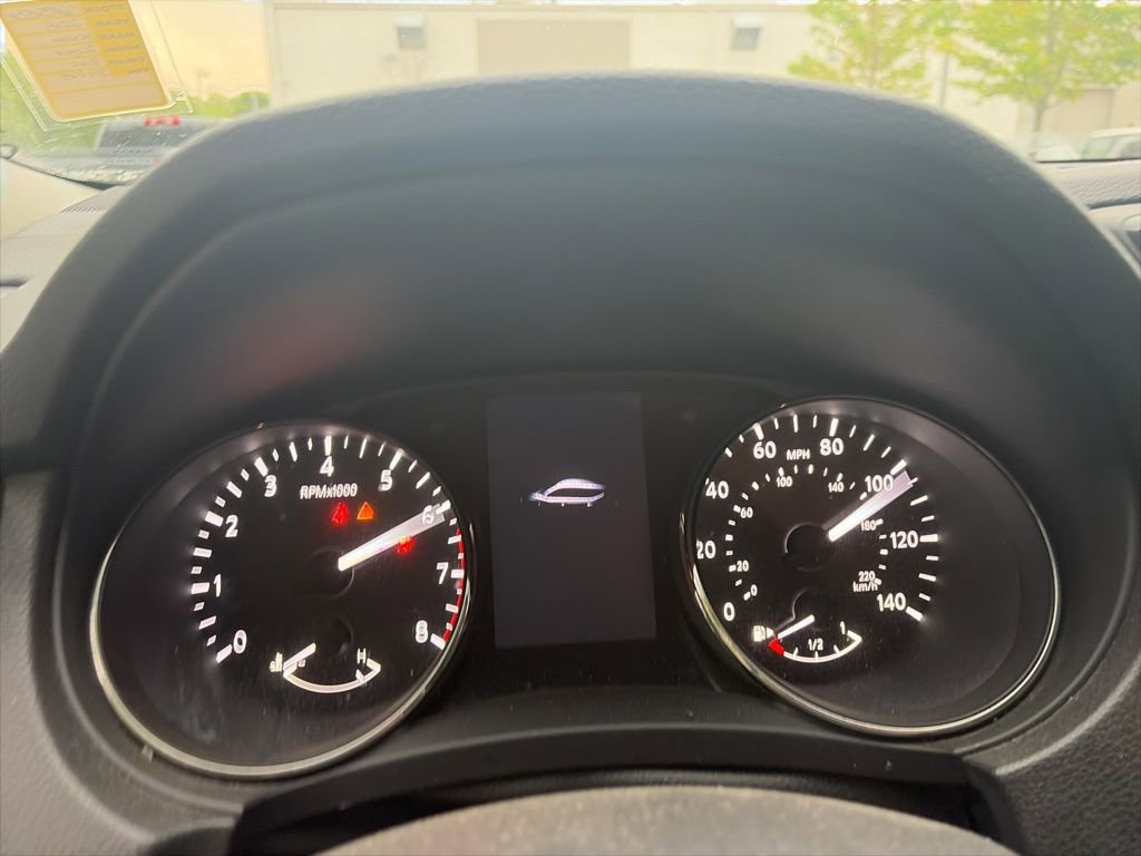 Used 2018 Nissan Rogue SV AWD/4WD image 12