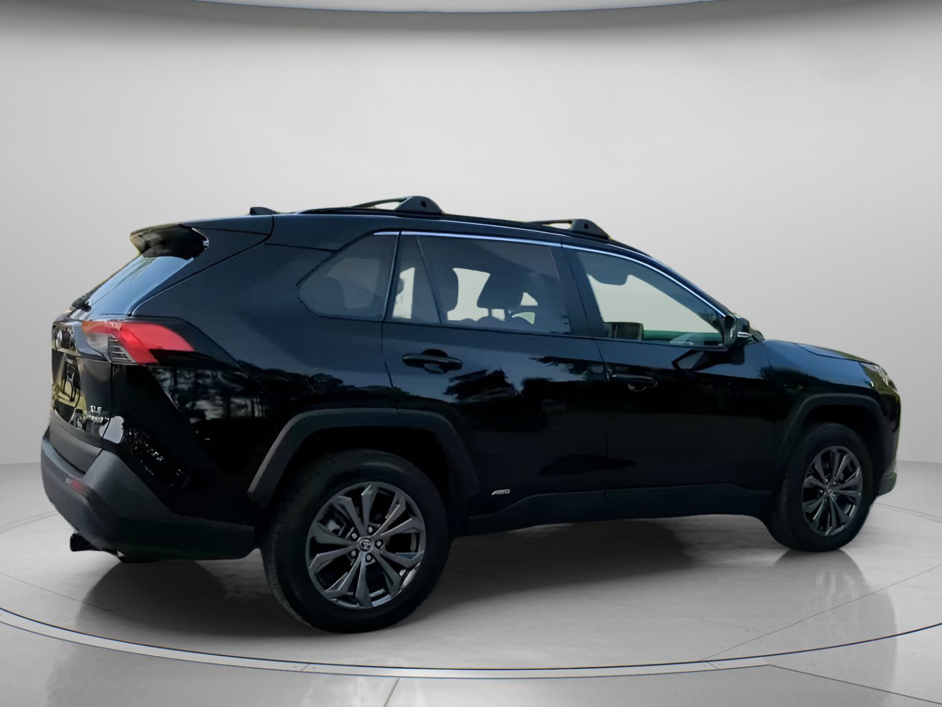 Used 2023 Toyota RAV4 XLE Premium AWD/4WD image 29
