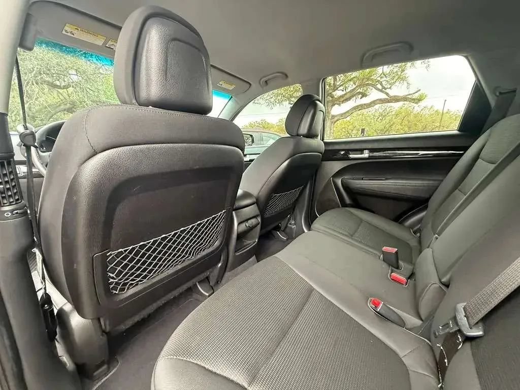 Used 2015 Kia Sorento LX FWD image 19