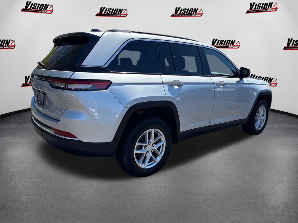 Used 2025 Jeep Grand Cherokee Laredo X w/ Luxury Tech Group I AWD/4WD image 5