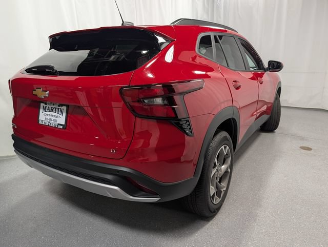 New 2026 Chevrolet Trax LT w/ Driver Confidence Package FWD image 3