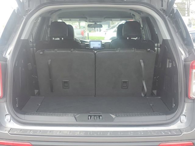 Certified 2023 Ford Explorer XLT w/ Equipment Group 202A AWD/4WD image 8