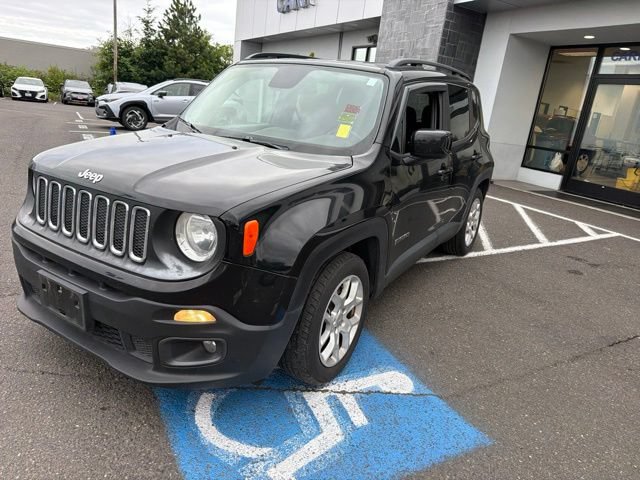 Used 2017 Jeep Renegade Latitude FWD image 3