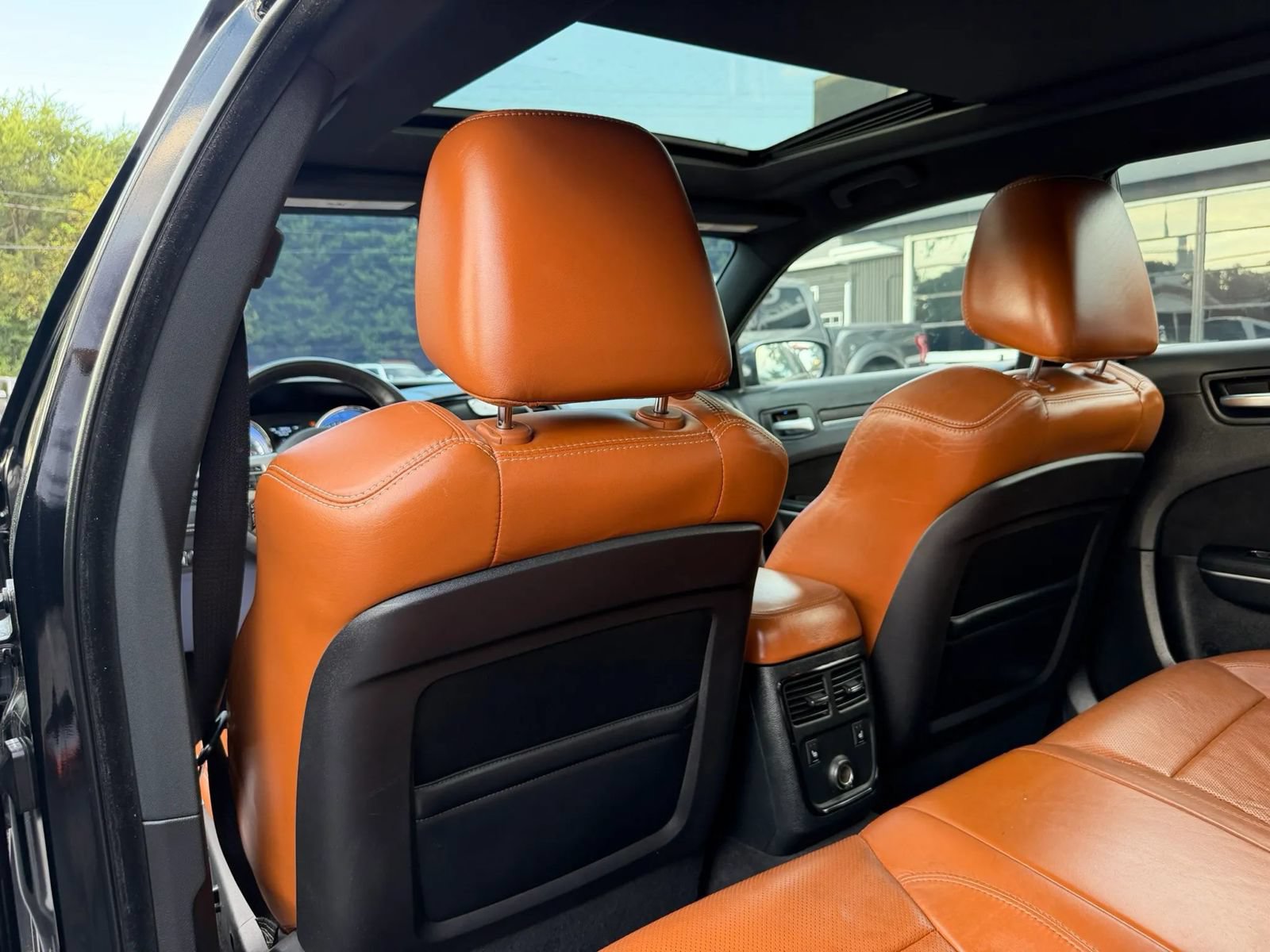 Used 2014 Chrysler 300 SRT8 w/ Leather Interior Group RWD image 15