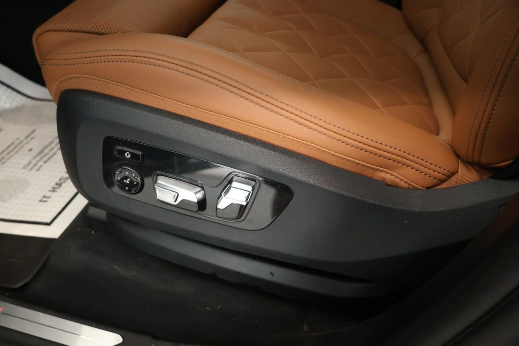 Used 2024 BMW X5 xDrive40i w/ Climate Comfort Package image 10