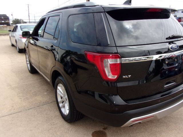 Used 2016 Ford Explorer XLT w/ Equipment Group 202A image 9