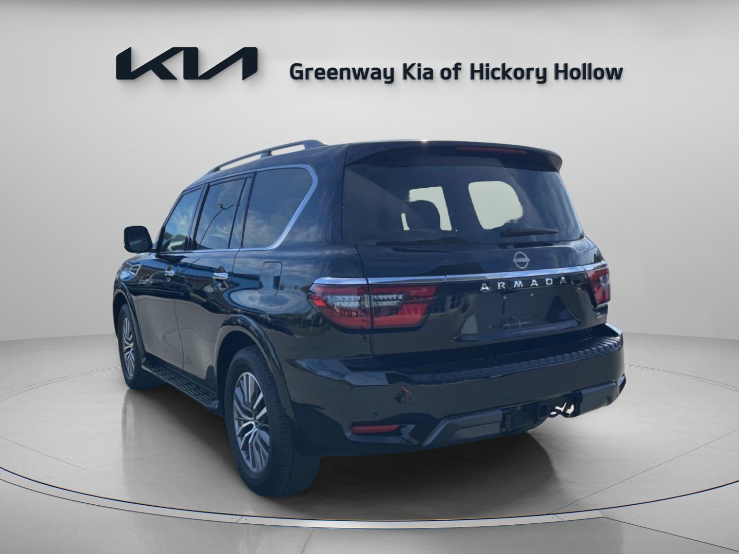 Used 2024 Nissan Armada SL w/ Captain's Chairs Package image 5