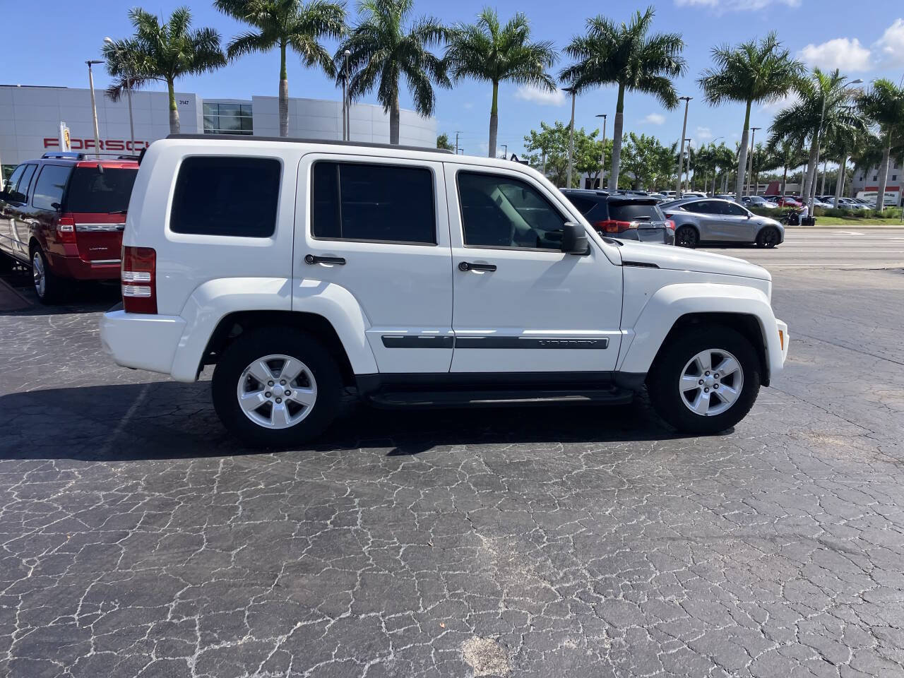Used 2009 Jeep Liberty Sport RWD image 2