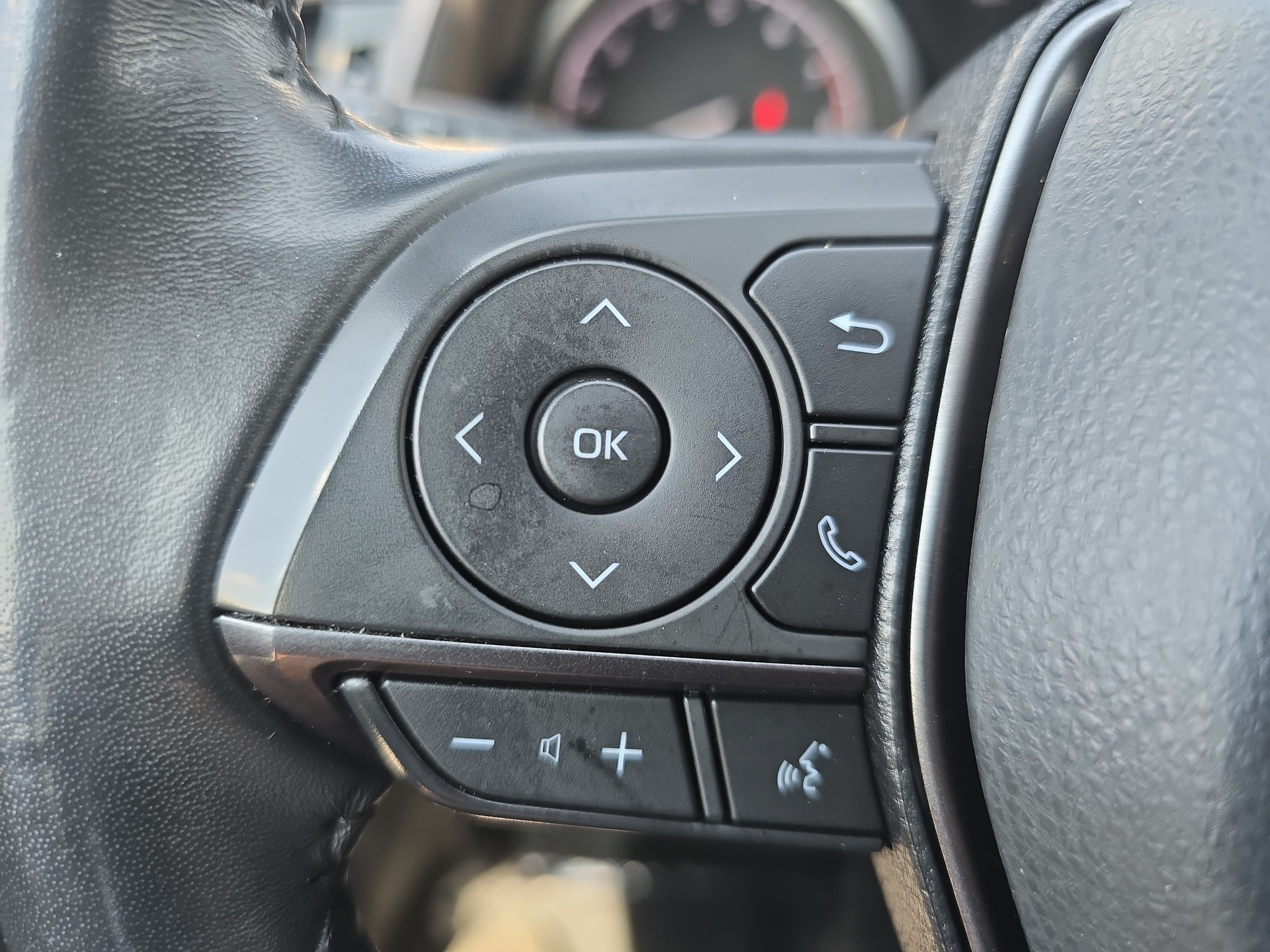 Used 2024 Toyota Camry SE FWD image 16