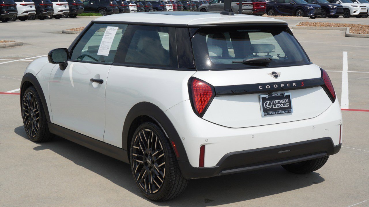 Used 2025 MINI Cooper S FWD image 8