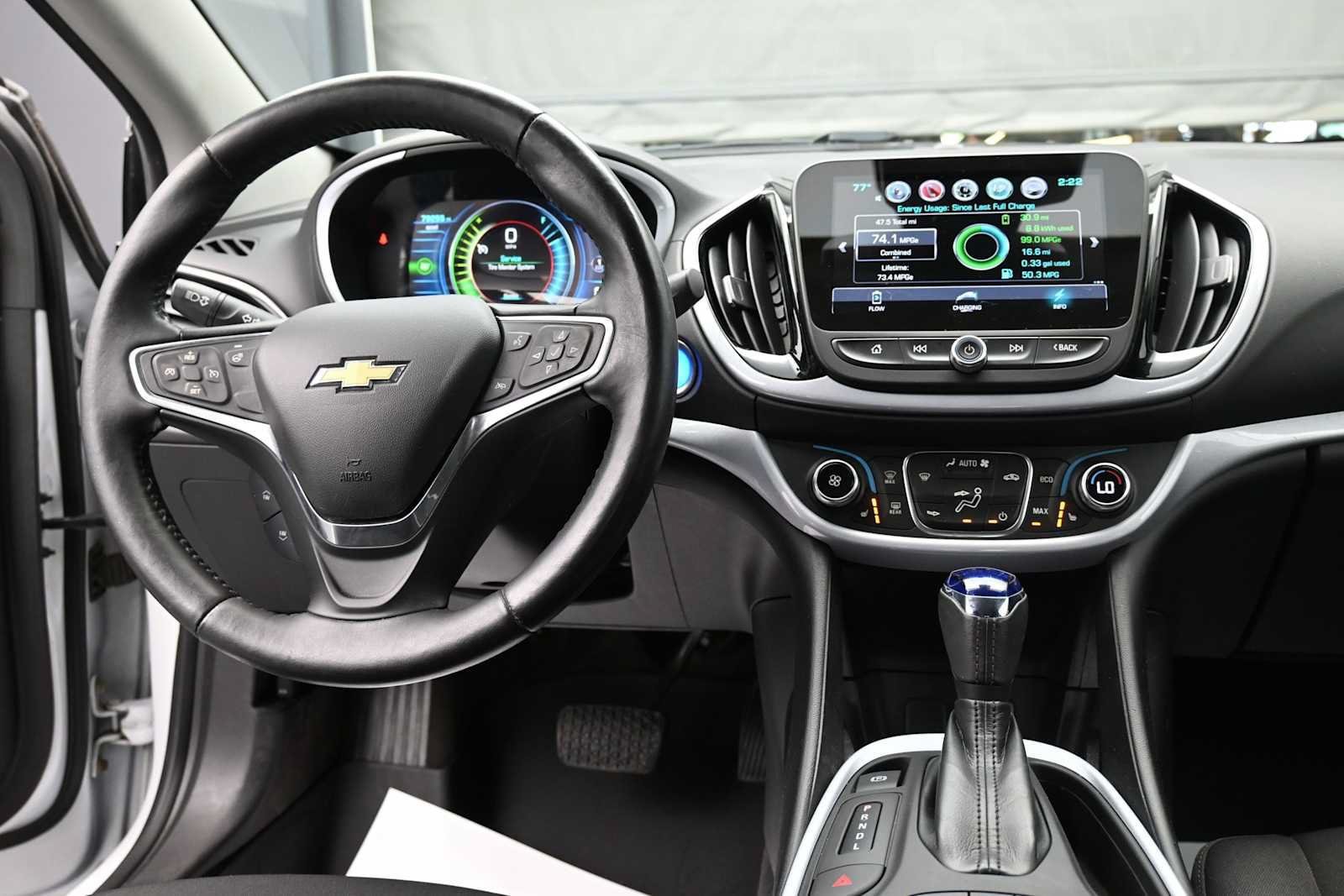 Used 2017 Chevrolet Volt LT w/ Comfort Package FWD image 13