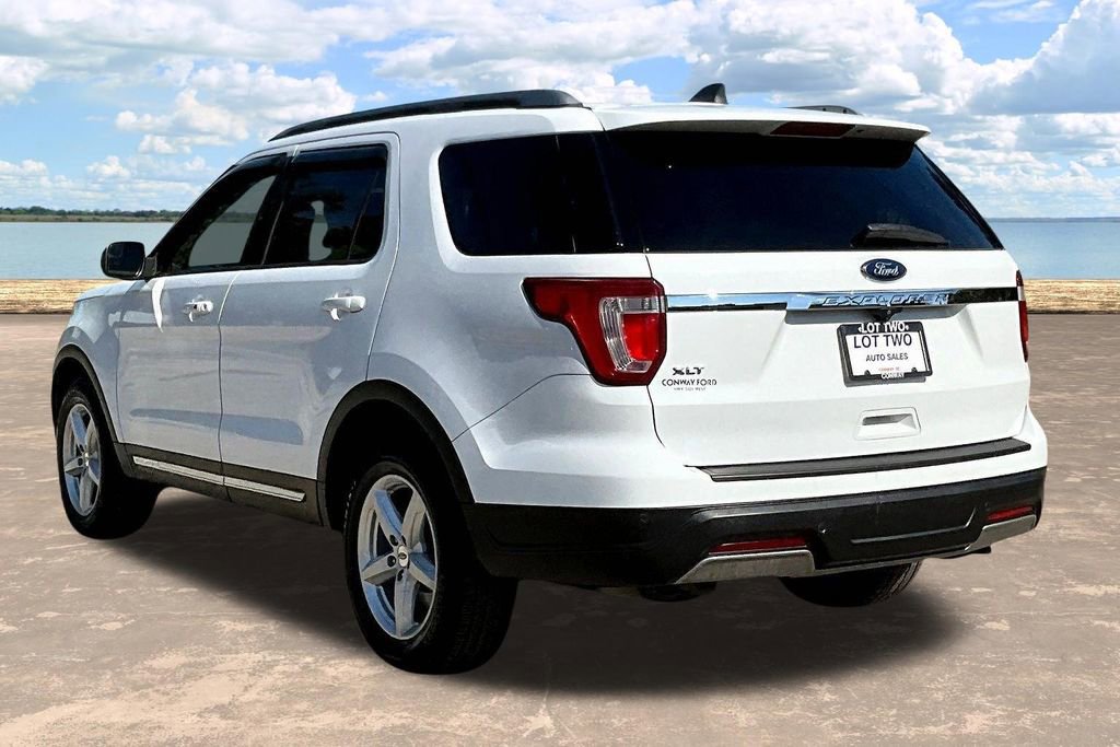 Used 2019 Ford Explorer XLT FWD image 5