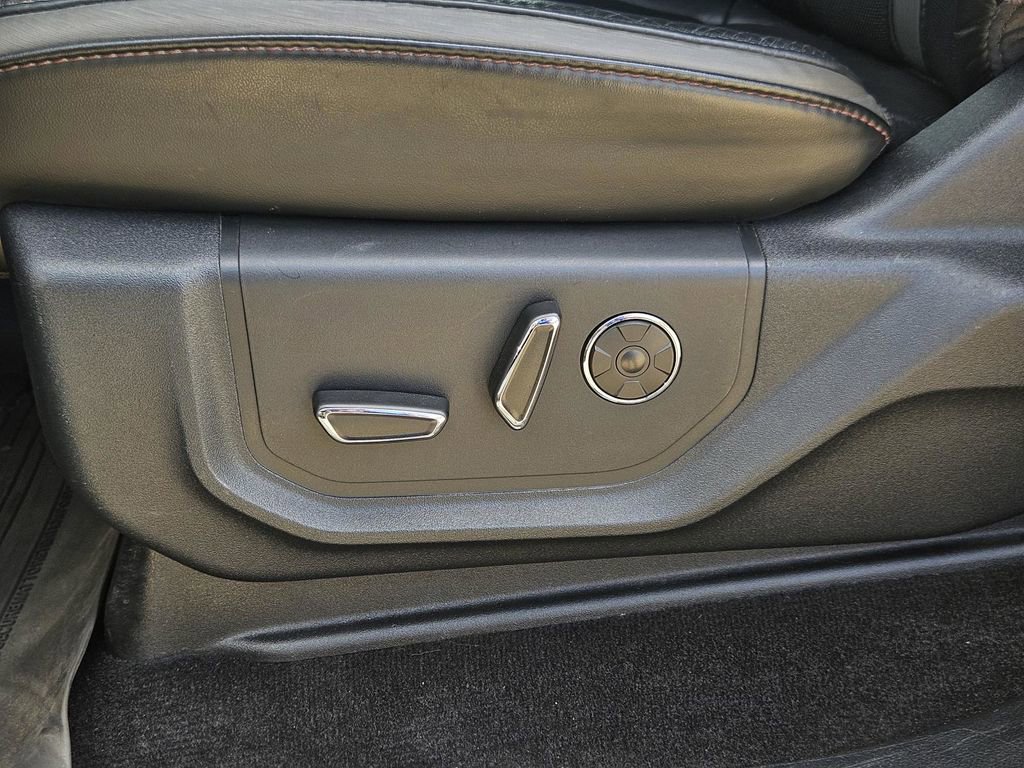 Used 2020 Ford F150 Platinum w/ Equipment Group 701A Luxury image 19